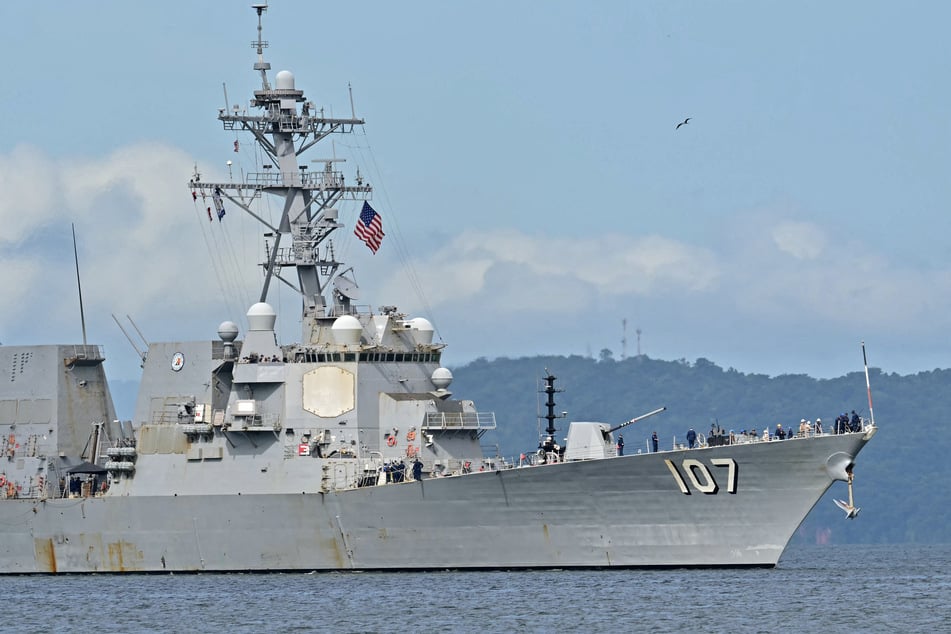 Venezuela slams US military exercises on nearby island as dangerous "provocation"