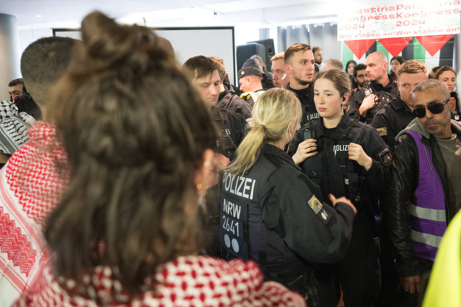 Die Polizei hat am Freitag den Strom bei einer propalästinensischen Veranstaltung in Berlin-Tempelhof unterbrochen und die Versammlung aufgelöst.