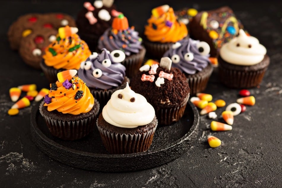 Lasse Deiner Kreativität freien Lauf und verziere die Halloween-Muffins nach Deinen Wünschen.