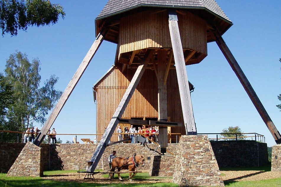 With this well-known fairground on the Rudolphschacht in the Ortsteil Lauta, a piece of Marienberger Bergbaugeschichte lives.