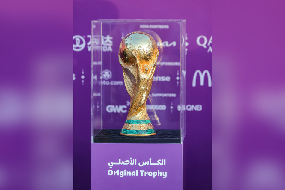 Nach 64 Spielen bei der WM 2022 in Katar darf sich eine Nation die goldene WM-Trophäe krallen.