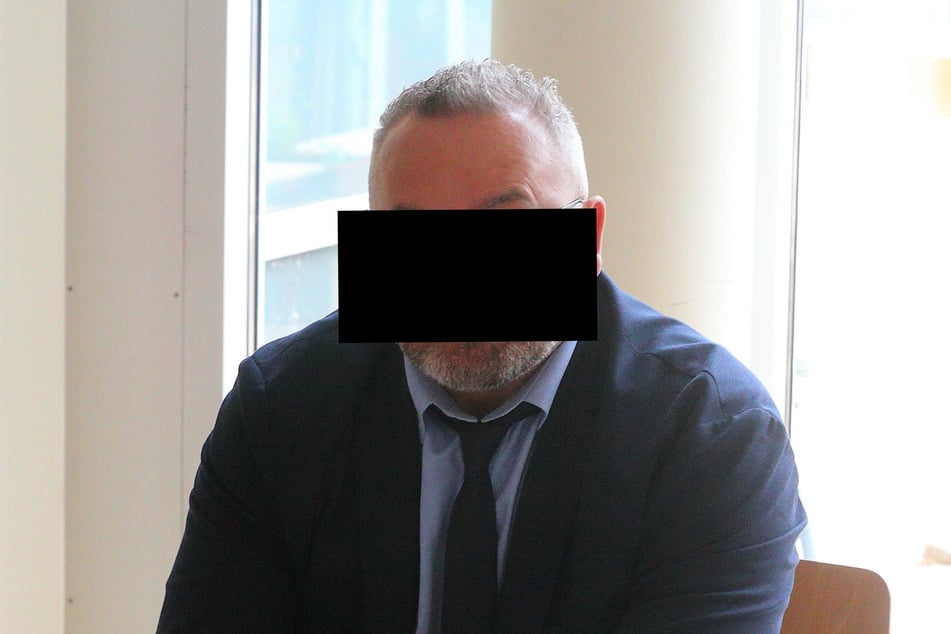 Unternehmer Antonio G. (50) wollte mal mit Feuer spielen.