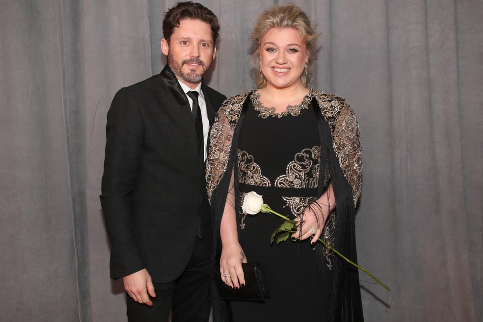 Kelly Clarkson (43) y Brandon Blackstock (fallecido a los 48) estuvieron casados durante siete años. (Imagen de archivo)
