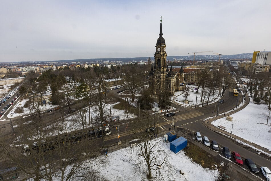 Neubau einer Fernwärmetrasse: Ab Montag wird's eng am Trinitatisplatz.