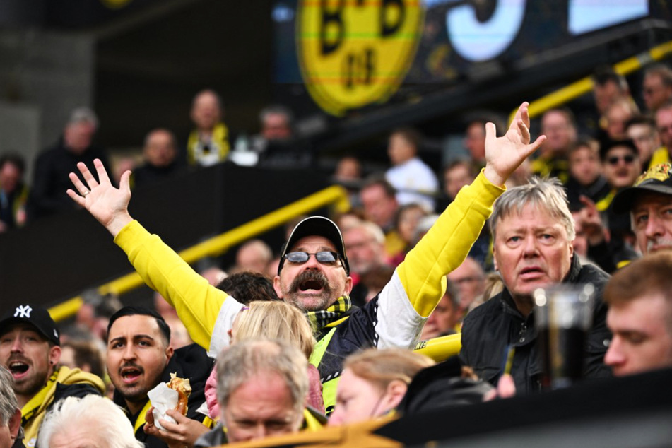 Die Fans von Borussia Dortmund ließen nach dem enttäuschenden 3:4 gegen den VfL Bochum Dampf ab. Nach so einer Saison durchaus nachvollziehbar.