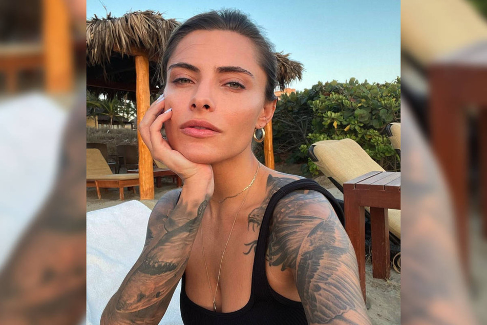 Sophia Thomalla verdreht den Usern bei Instagram als sexy Queen den Kopf.