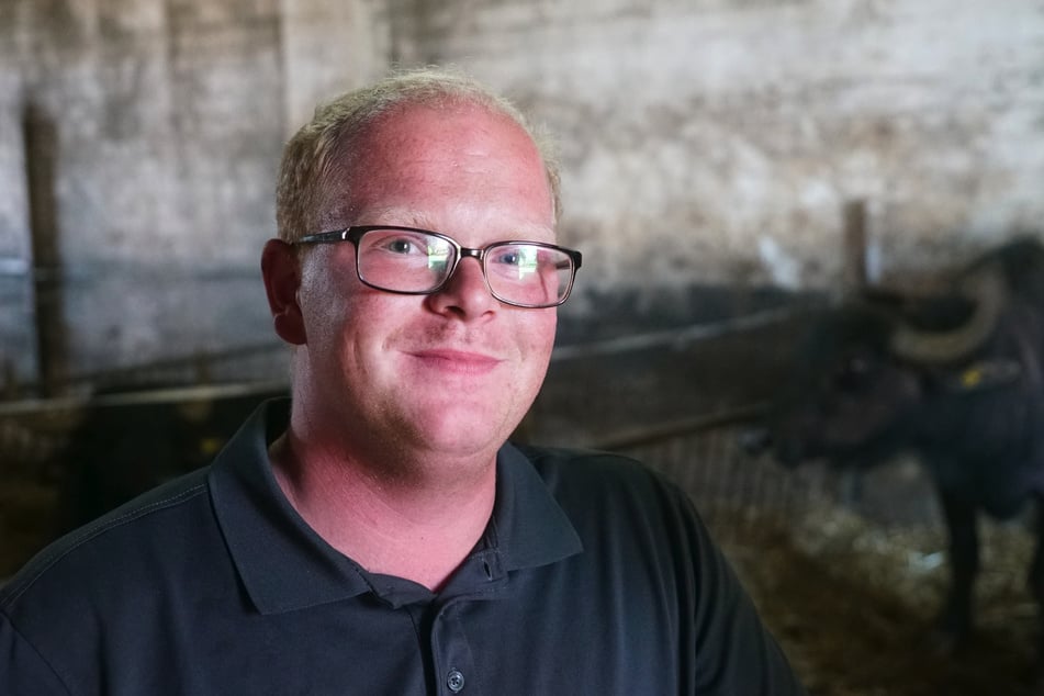 Tim Peemöller ist seit 2022 Wasserbüffel-Züchter aus Leidenschaft.