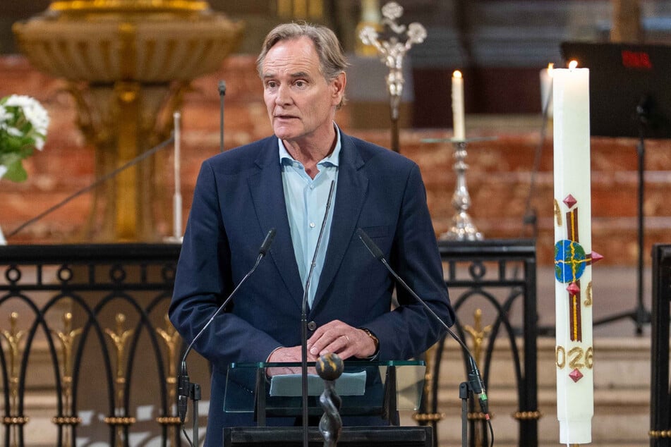 Leipzigs Oberbürgermeister Burkhard Jung (68, SPD) bei der Gedenkandacht in der Nikolaikirche. Am Dienstag kamen dort etwa 800 Menschen zusammen, um den Opfern der Amokfahrt in der Leipziger Innenstadt zu gedenken.