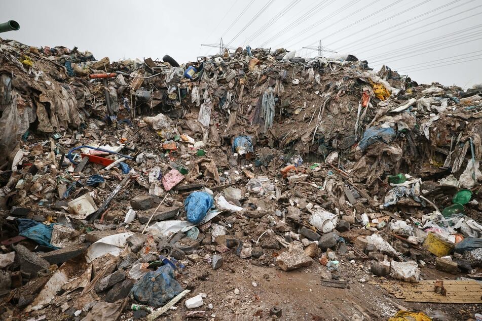 Auf einer Müllkippe haben Anwohner in Nairobi mehrere Säcke voller Leichenteile entdeckt. (Symbolbild)