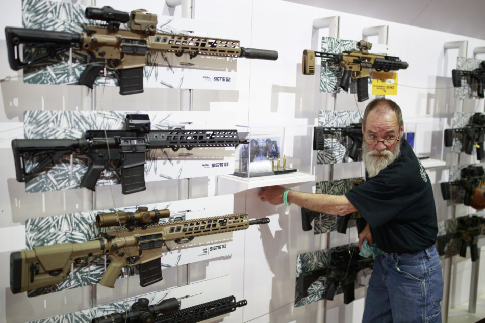 Gewehre von Sig Sauer werden bei der Jahrestagung der National Rifle Association (NRA) in den USA präsentiert. (Archivbild)
