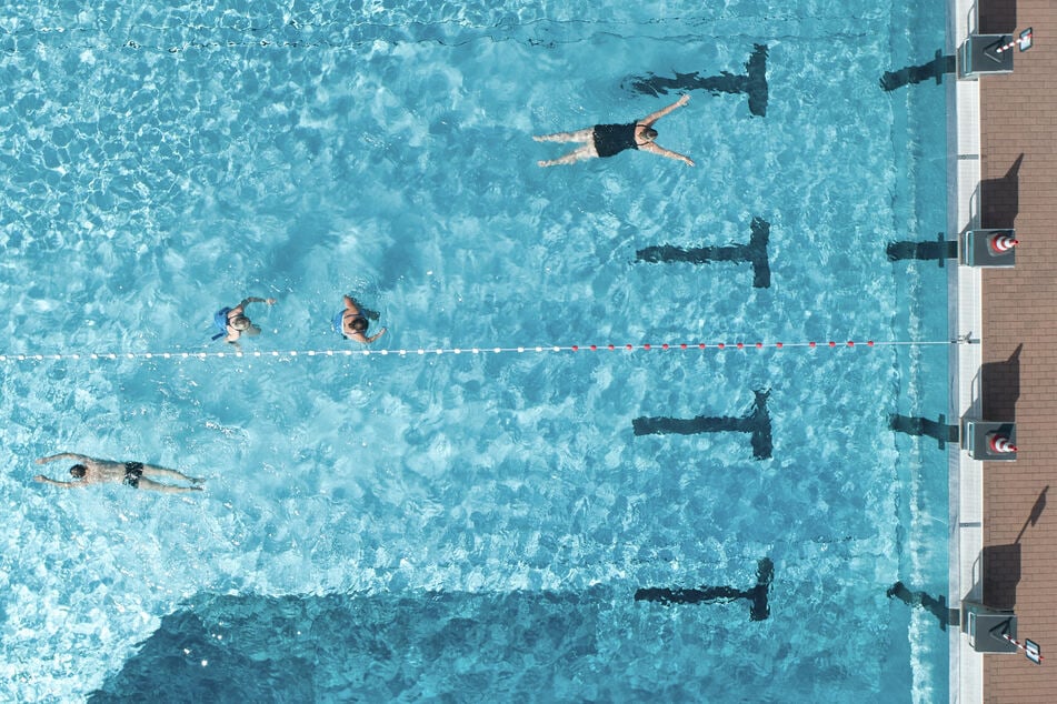 Bei den aktuellen Temperaturen lohnt sich ein Besuch im Freibad. Nicht immer wird das Baden zur Freude.