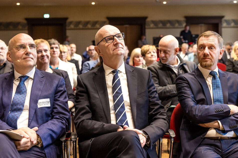 Die beiden Politiker sitzen beim länderübergreifenden Netzwerktreffen "Modellregion Gesundheit Lausitz" am heutigen Freitag nebeneinander.