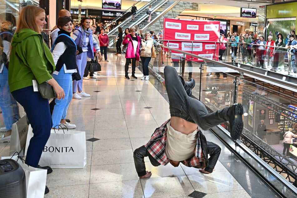 Über den Tag verteilt warten immer wieder Überraschungsmomente auf die Besucher.