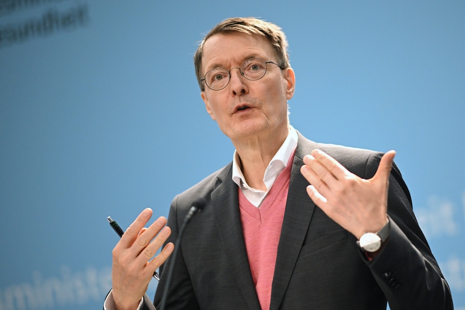 Bundesgesundheitsminister Karl Lauterbach (61, SPD) warnte vor einem drohenden Mangel an Hausärzten.