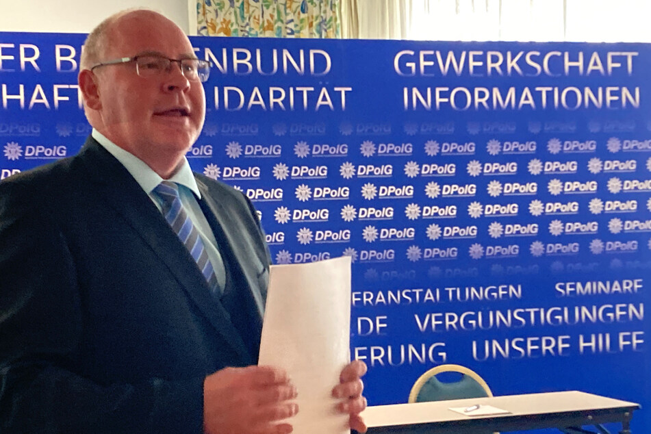 DPolG-Landesvorsitzender Olaf Sendel (53) fordert lang anhaltende Geschwindigkeitskontrollen in Sachsen-Anhalt.