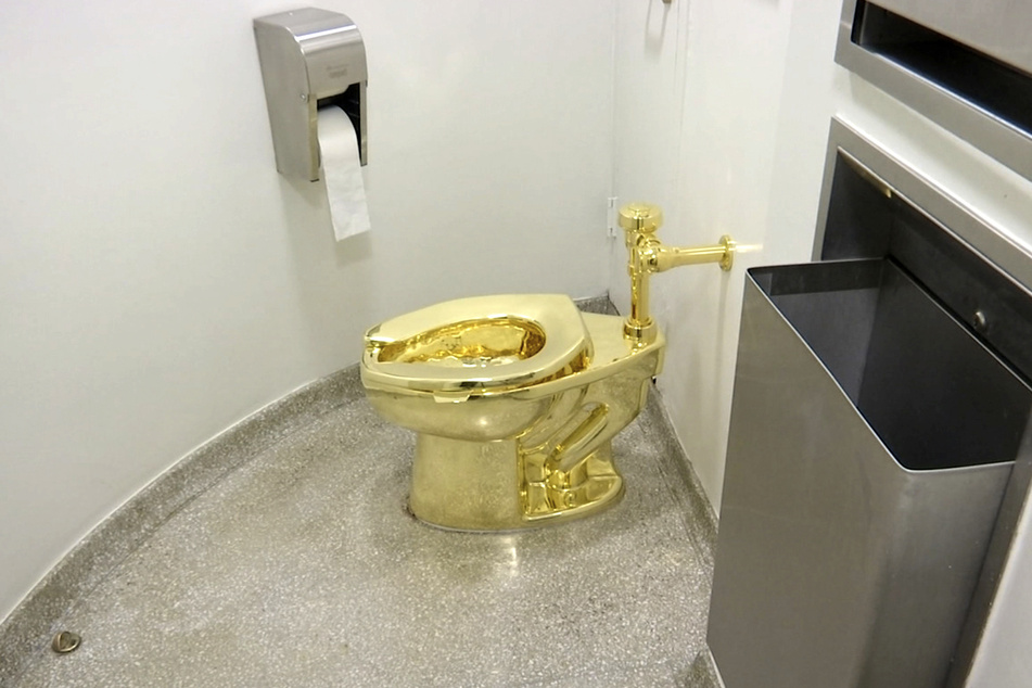 Dieses goldene Klo wurde 2019 gestohlen und ist seitdem verschollen. (Archivbild)