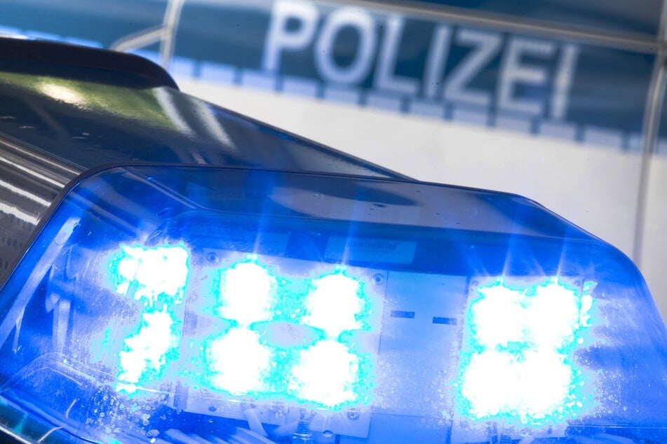 Messerattacke: Blutiger Streit in Wohnung: Mann sticht auf Lebensgefährtin ein