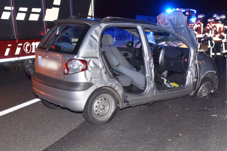 Kleinwagen überschlägt sich, Fahrerin schwer verletzt: A6 teilweise gesperrt