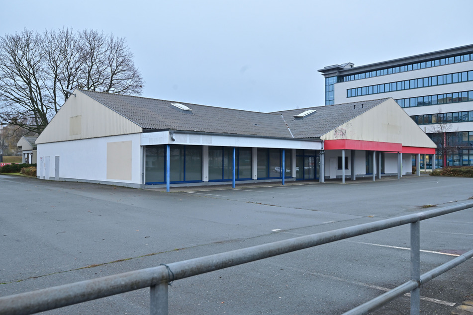 Termine für Impfungen im Impfzentrum in der Wilhelm-Raabe-Straße können jetzt online gebucht werden.