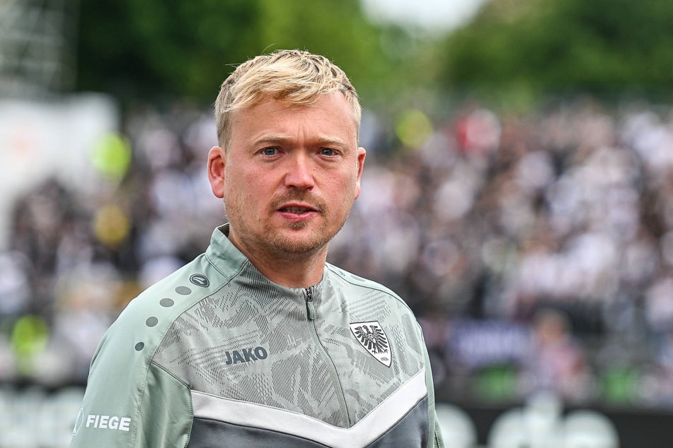 Vorerst bereitet U23-Coach Kieran Schulze-Marmeling (36) das Team auf das enorm wichtige Heimspiel gegen den 1. FC Magdeburg vor.