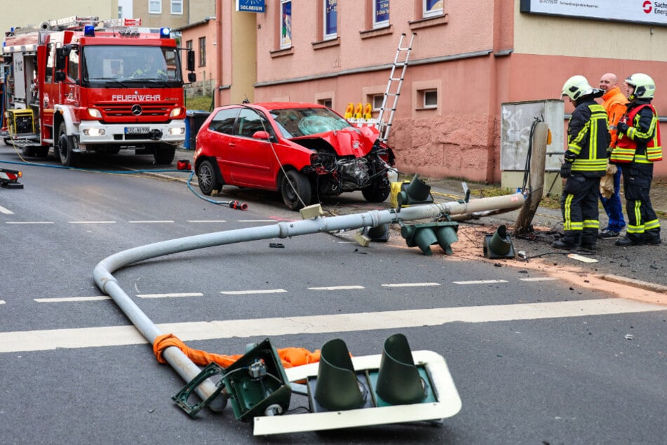 Die Ampel war so stark beschädigt, dass sie entfernt wurde.
