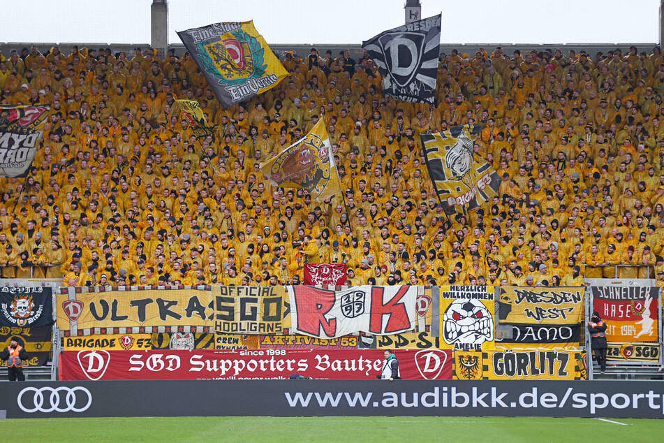 Am 4. Februar 2024 war der Gästeblock in Ingolstadt prall gefüllt mit Dynamo-Fans.