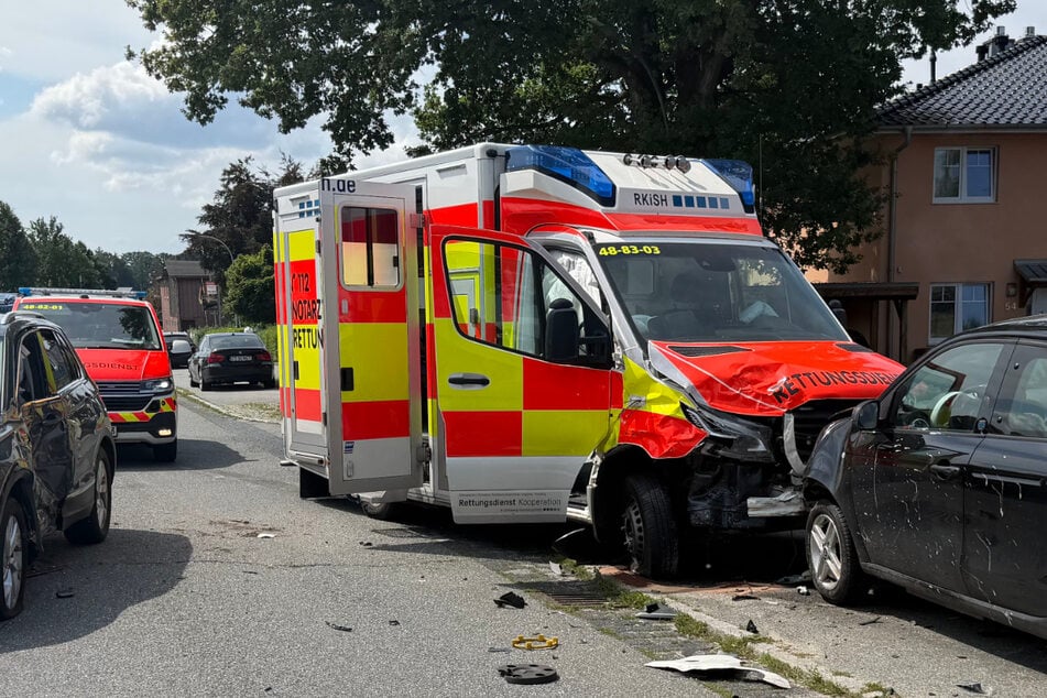 Schlimmer Unfall im Einsatz: Rettungssanitäterin in Lebensgefahr