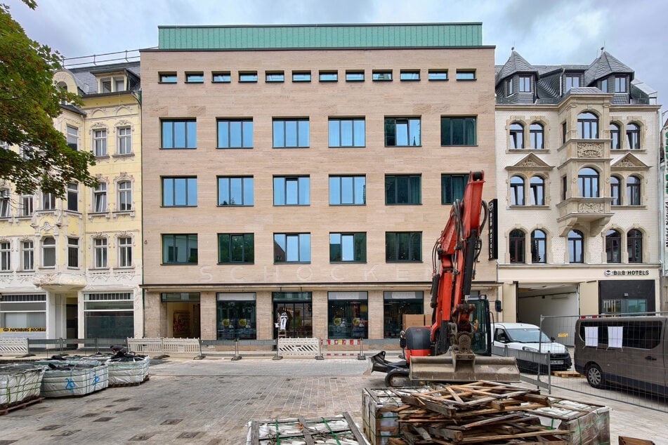 Fertig: das "Schocken"-Kaufhaus im Herzen von Zwickau.