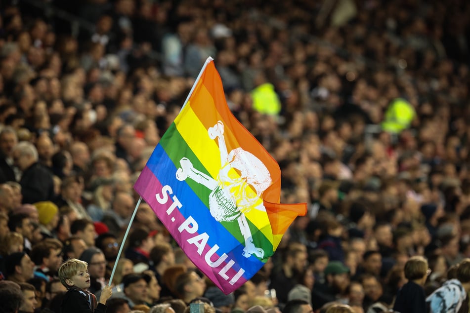 Der FC St. Pauli will mit der Aktion ein Zeichen gegen Rechtsextremismus setzen.