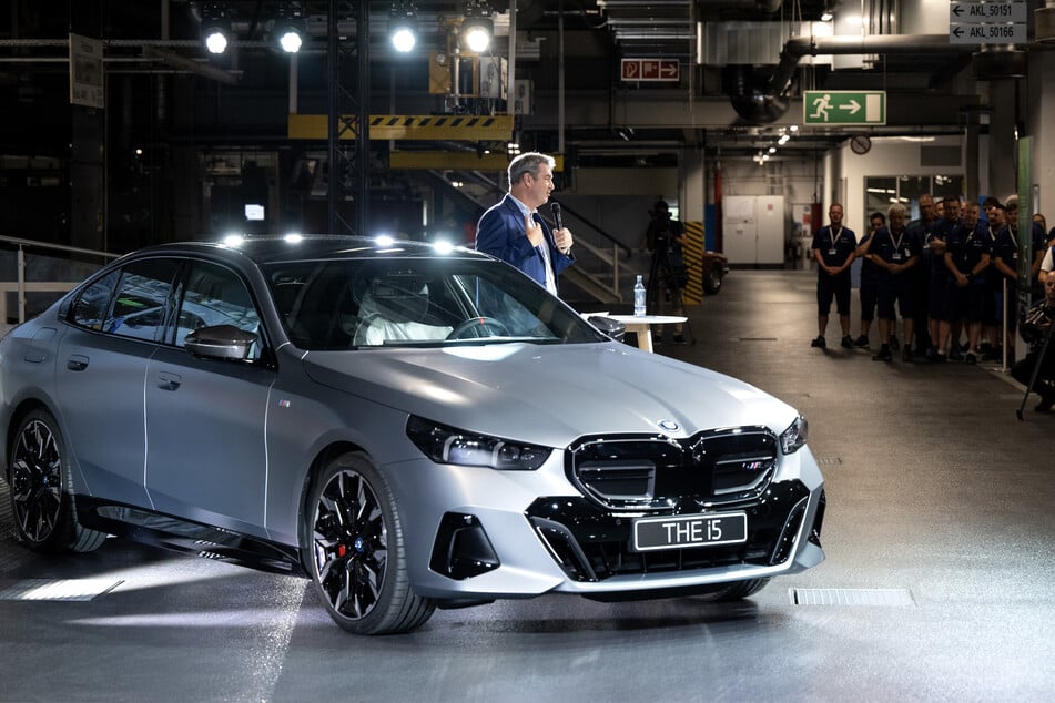 Auch Ministerpräsident Markus Söder (56, CSU) war beim Produktionsstart BMW i5 mit dabei.