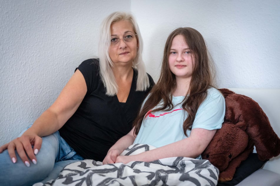 Claudia Kühweg aus Kirchberg sammelt Spenden für ihre an ME/CFS (Myalgische Enzephalomyelitis/Chronisches Fatigue-Syndrom) erkrankte Tochter Emilie (15).