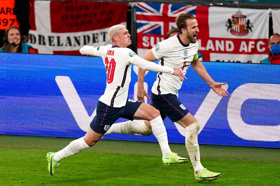 Der Kapitän ging voran! Harry Kane (r.) führte England mit seinem Treffer ins Endspiel.