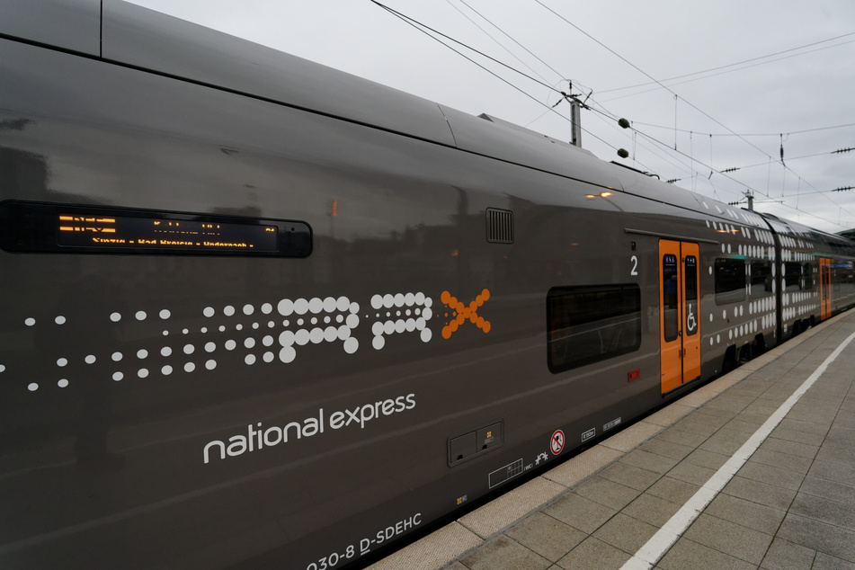 Züge von anderen Bahnunternehmen wie National Express oder der Eurobahn waren nicht von dem Warnstreik betroffen.