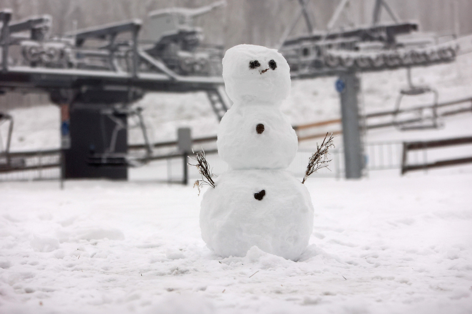 Ein gut gebauter Schneemann kann bei einem Zusammenstoß gefährlich werden. (Symbolbild)
