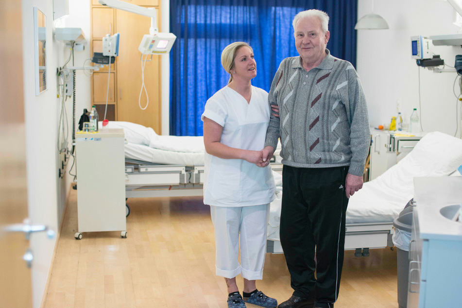 Pflege mit Herz und Verstand: Bewirb Dich jetzt im Klinikum Karlsburg.