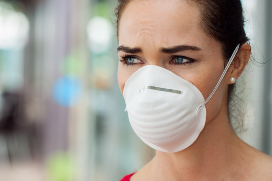 Visiere halten das Verströmen von Aerosolen offensichtlich nicht so gut ab wie Masken.