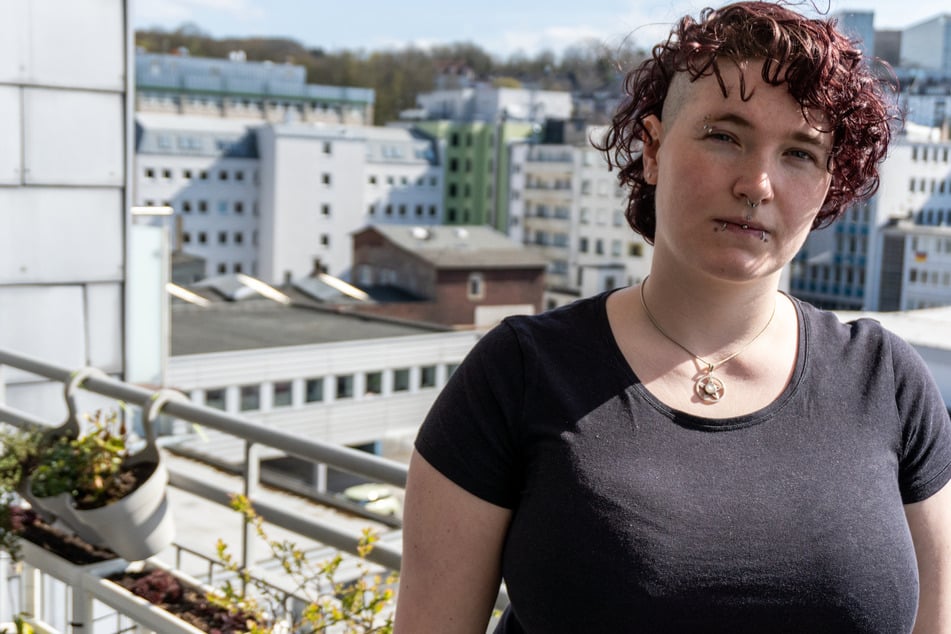 In ihrer eigenen Wohnung fühlt sich die 30-Jährige pudelwohl und angekommen.