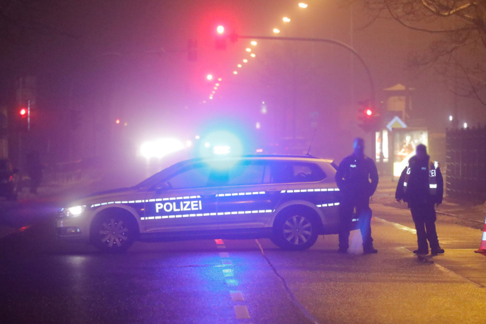 Die Polizei sperrte die Unfallstelle kurzzeitig ab.