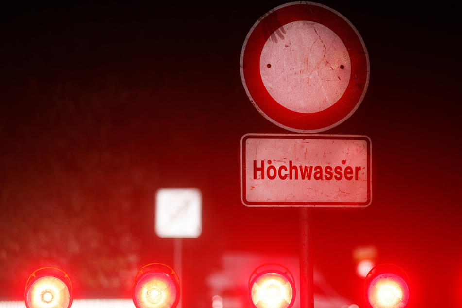 In Österreich kamen die Menschen in Hochwasser-Gebieten mit einem blauen Auge davon. Anders als in Deutschland. (Symbolbild)