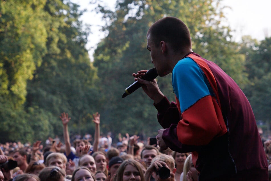 Rapper Hexer überzeugt durch seine Bühnenpräsenz.