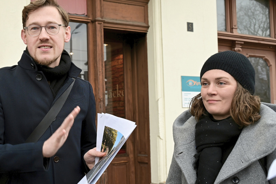 Die SPD-Stadträte Stefan Engel (31) und Anna Holowenko (40) fordern besseren Schutz für Radfahrer.