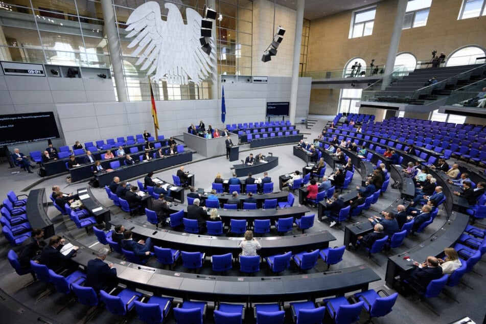 Der Bundestag beschloss mit knapper Mehrheit den CDU-Antrag.