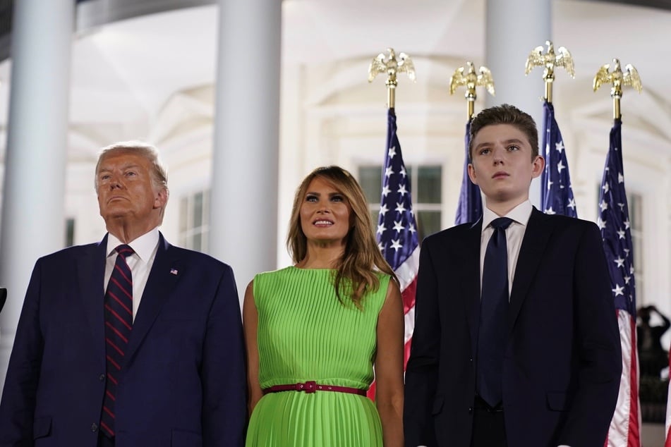 President Donald Trump alongside First Lady Melania and youngest son Barron (r.) at the end of the Republican National Convention.