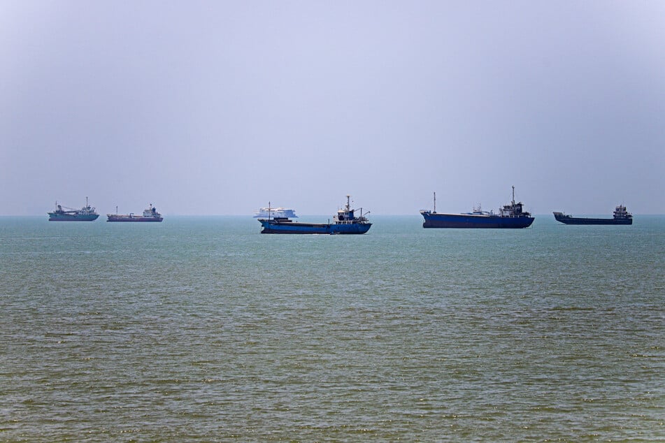 Iran closes Strait of Hormuz again after Israel's deadly strikes on Lebanon