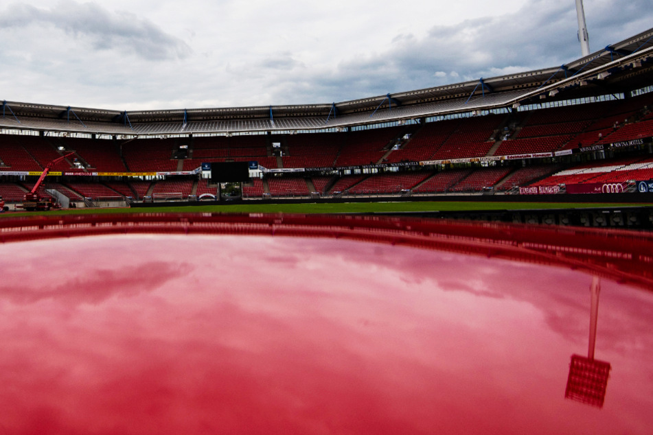 Der 1. FC Nürnberg will in Zukunft stärker gegen Rechtsextremismus im Umfeld des eigenen Vereins vorgehen. (Archivbild)