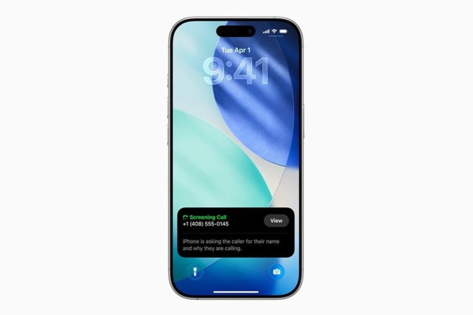 Das neue iPhone im "Liquid Glass"-Design.
