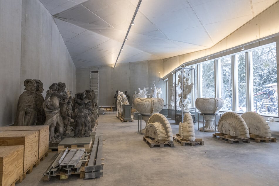 Die Halle von innen: Sachsenkönig August der Starke machte mit etwa 220 gesammelten Marmorwerken den Großen Garten zu einem der bedeutendsten Skulpturenensembles nördlich der Alpen.