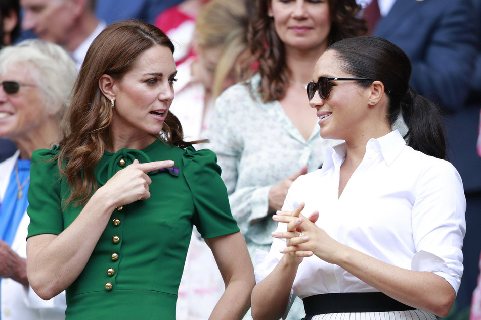 Duchess Kate (l.) reportedly made her sister-in-law cry just before the wedding to Prince Harry.