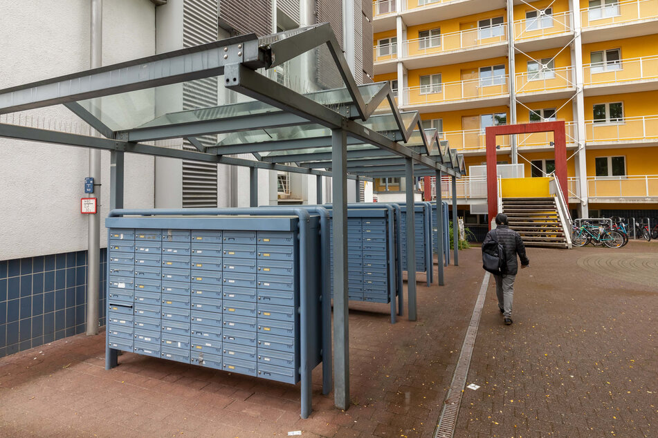 Gestohlene Post: Die Kripo ermittelt auch im Umfeld von Studentenwohnheimen und ihren Briefkastenanlagen.