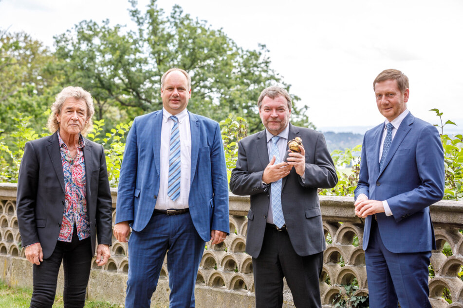 v.l.n.r.: Peter Maffay (71), Dresdens Oberbürgermeister Dirk Hilbert (48), Claus-Peter Reisch (59), Ministerpräsident Michael Kretschmer (45)